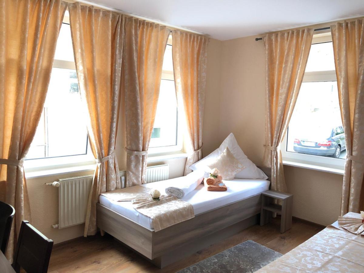Pension Goldenes Vogtland Adorf Buitenkant foto