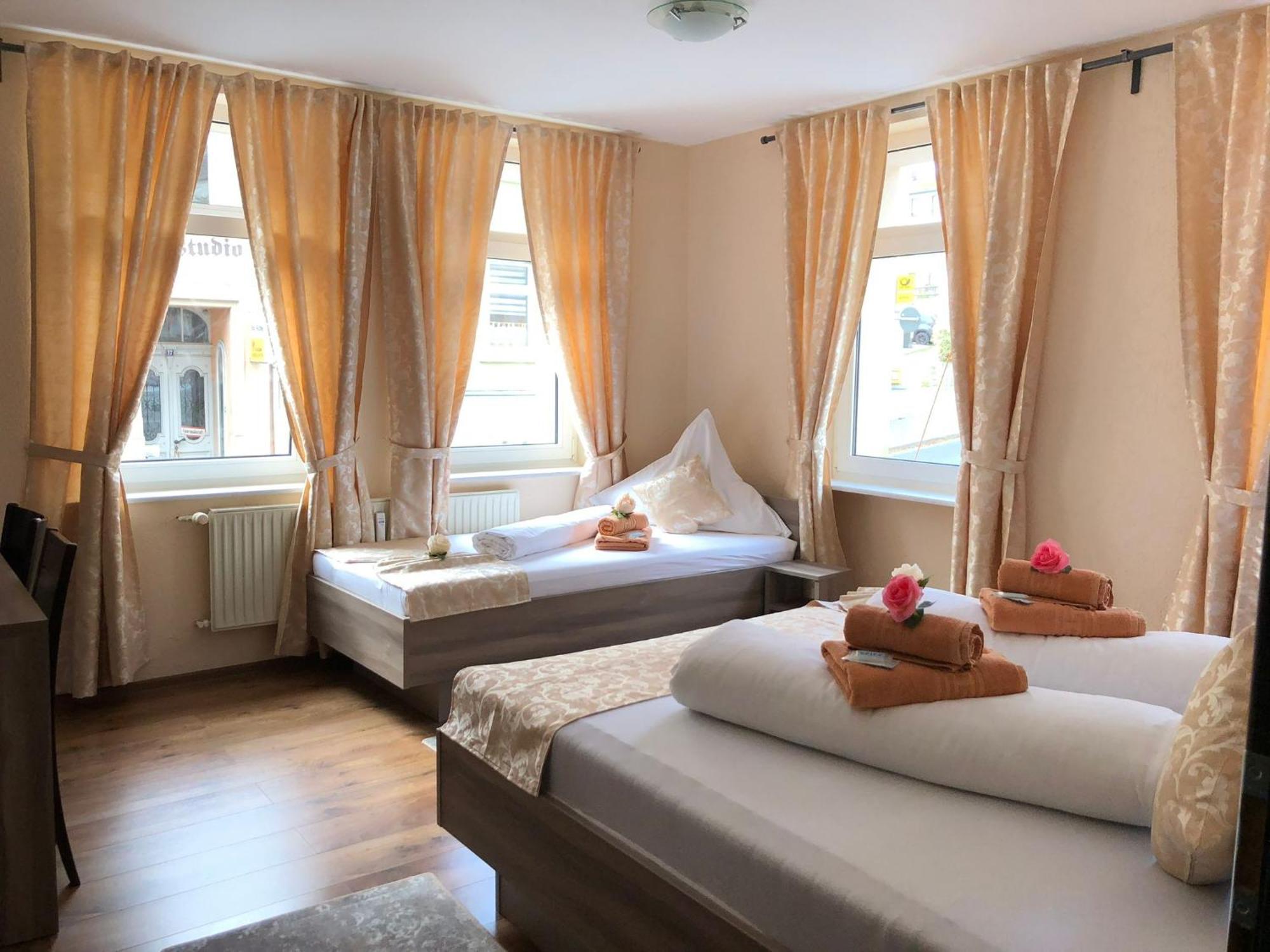 Pension Goldenes Vogtland Adorf Buitenkant foto